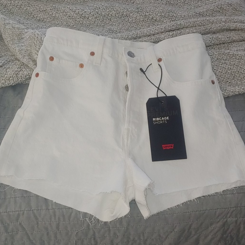 Levi's White Ribcage shorts